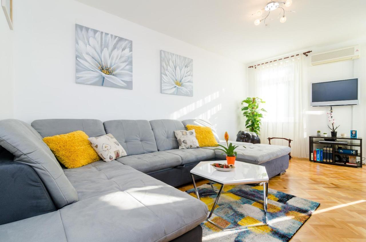 Sun Apartment *