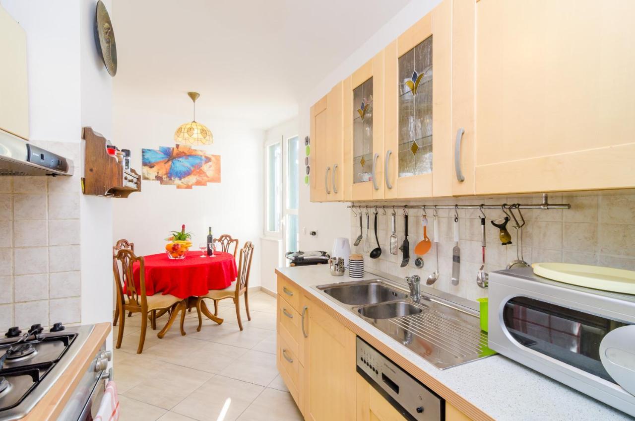 Sun Apartment *