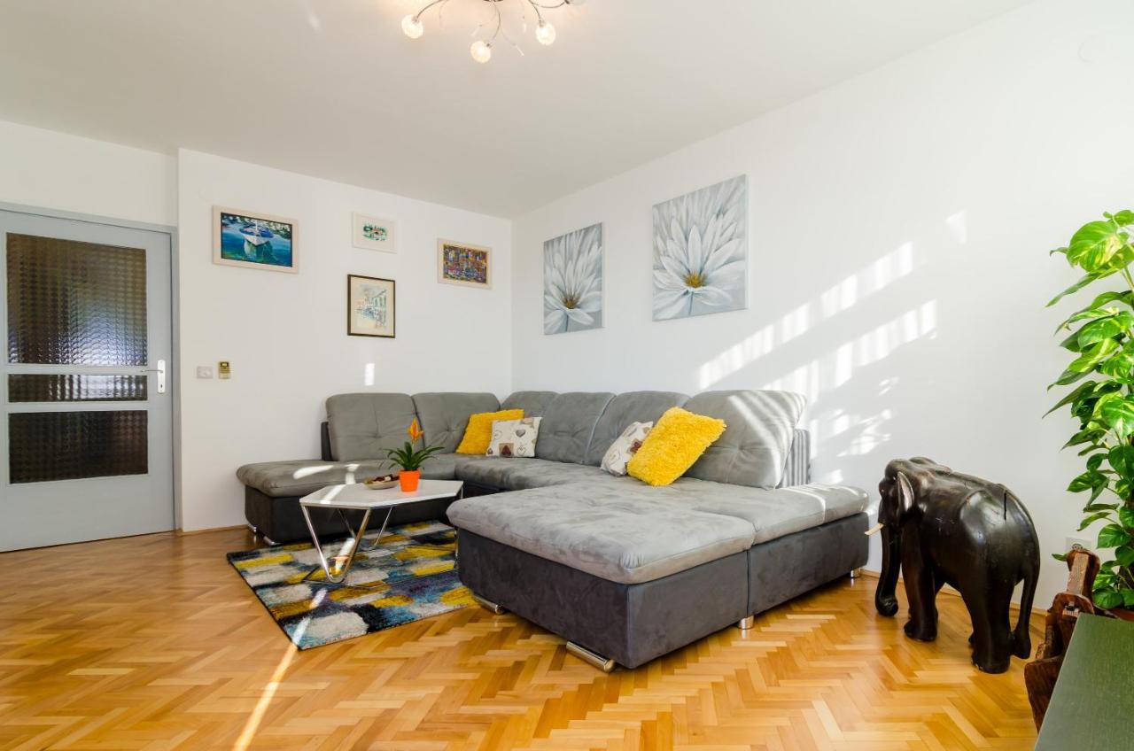 Sun Apartment *