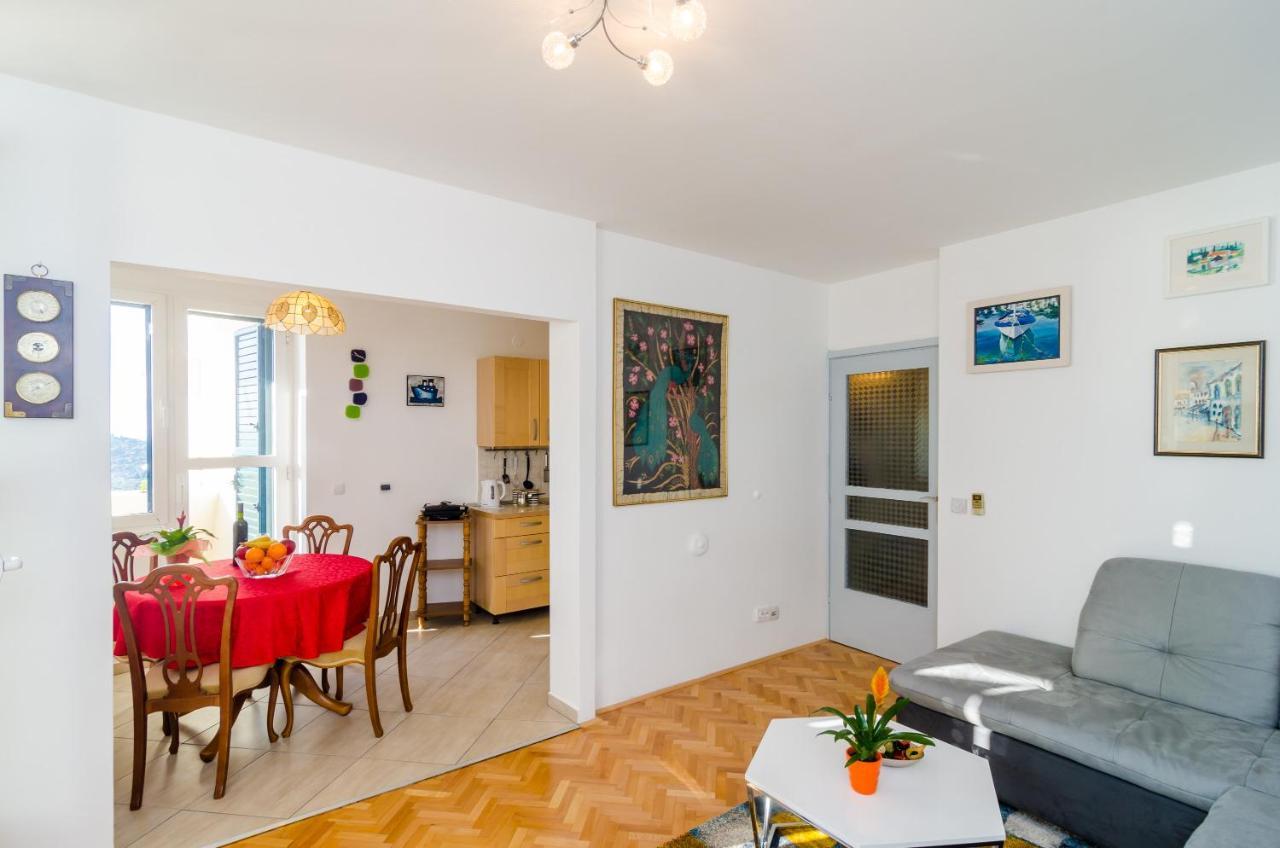 Sun Apartment *